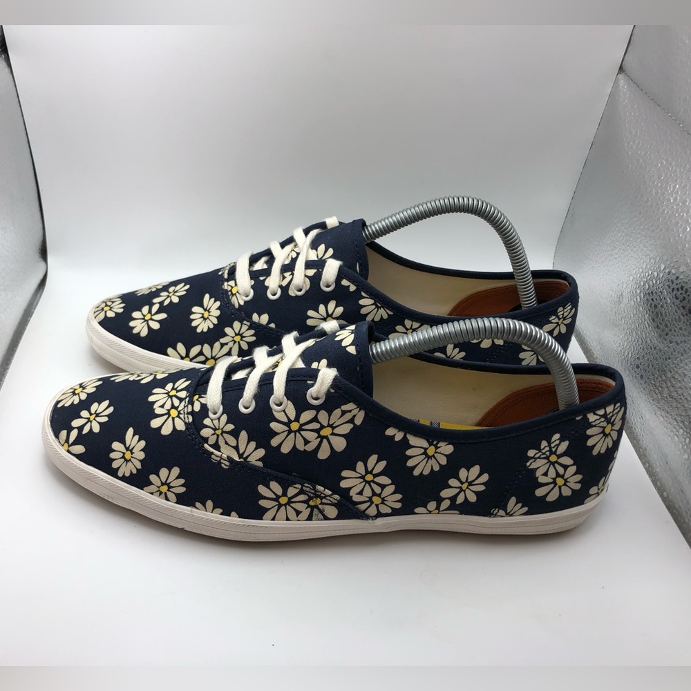 Keds white flowers Womens sneakers size 9.5